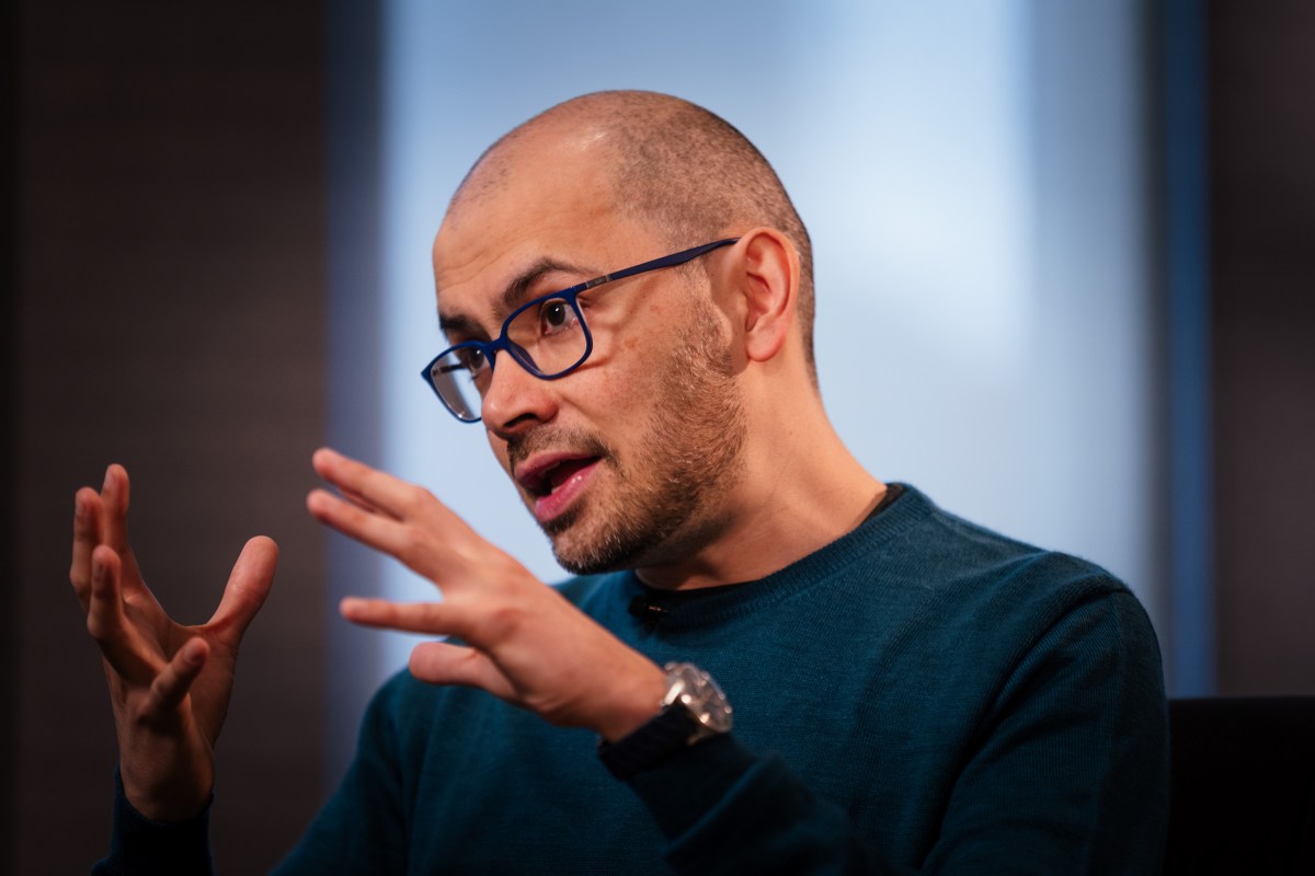 El CEO de DeepMind propone un organismo independiente para regular la IA de frontera
