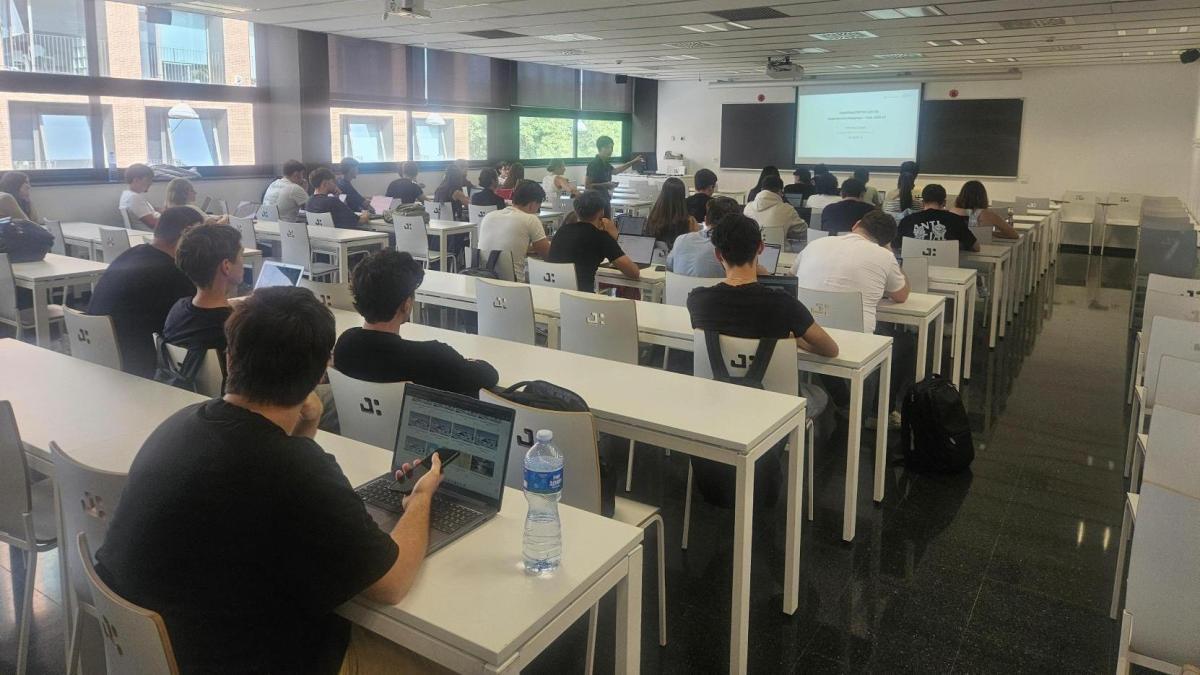 TecnoCampus de Mataró lanza grado pionero en IA y Robótica con 40 alumnos