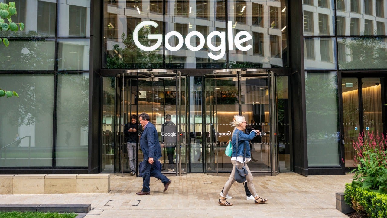 🌐 Caída de acciones de Google por temores de gasto en inteligencia artificial