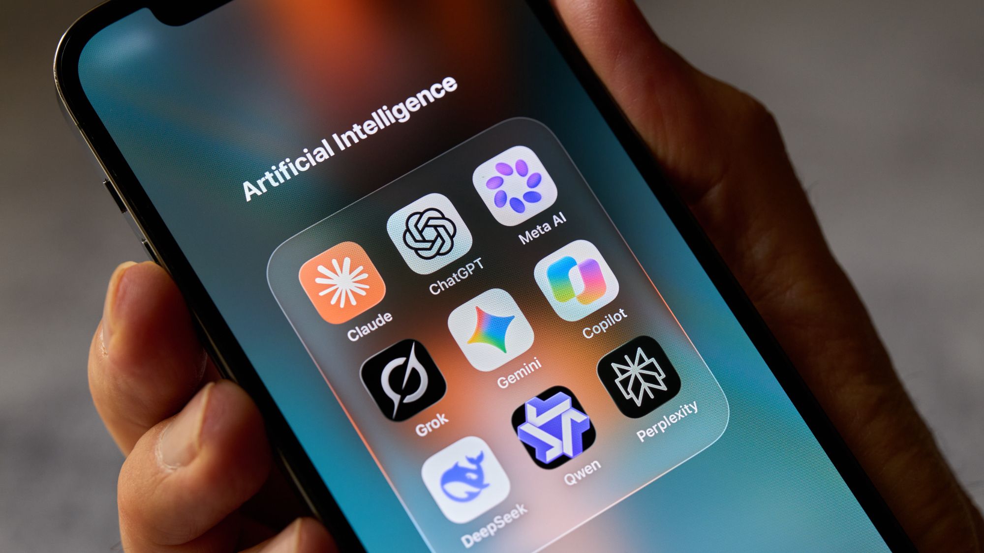 🌐 Anthropic alerta sobre posible amenaza de gusano de IA autorreplicante sin centros de datos
