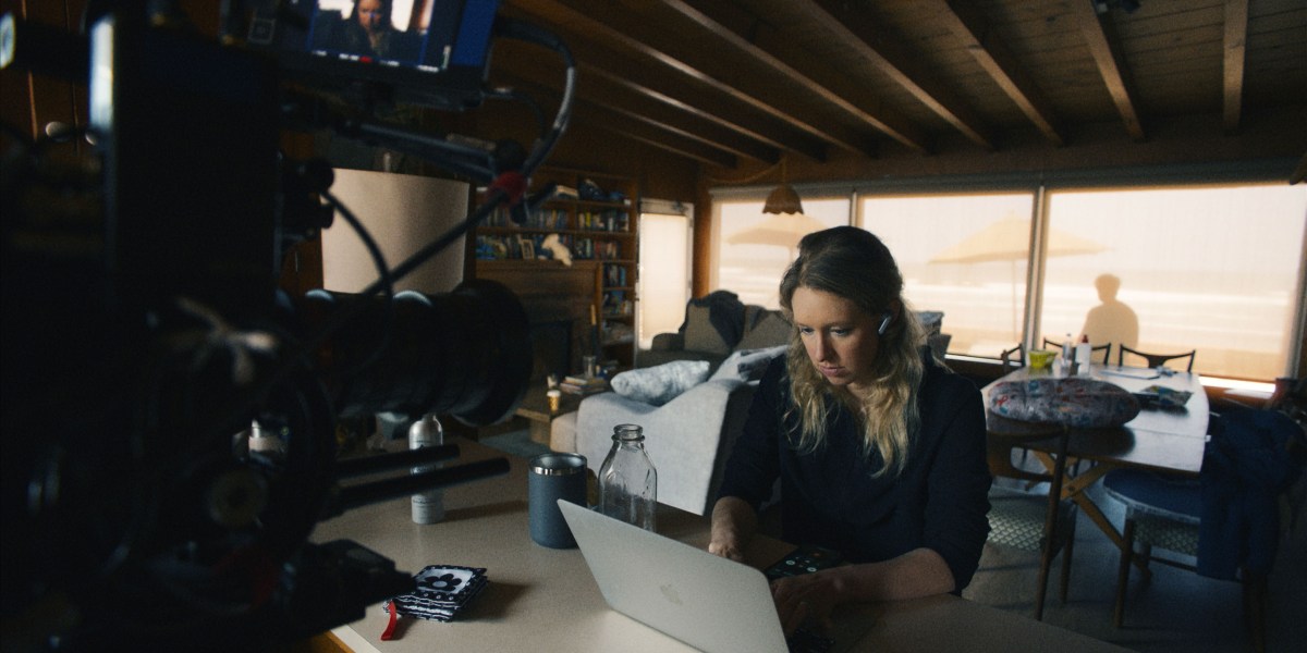🌐 Documental sobre Elizabeth Holmes reaviva debate sobre confianza en la ciencia