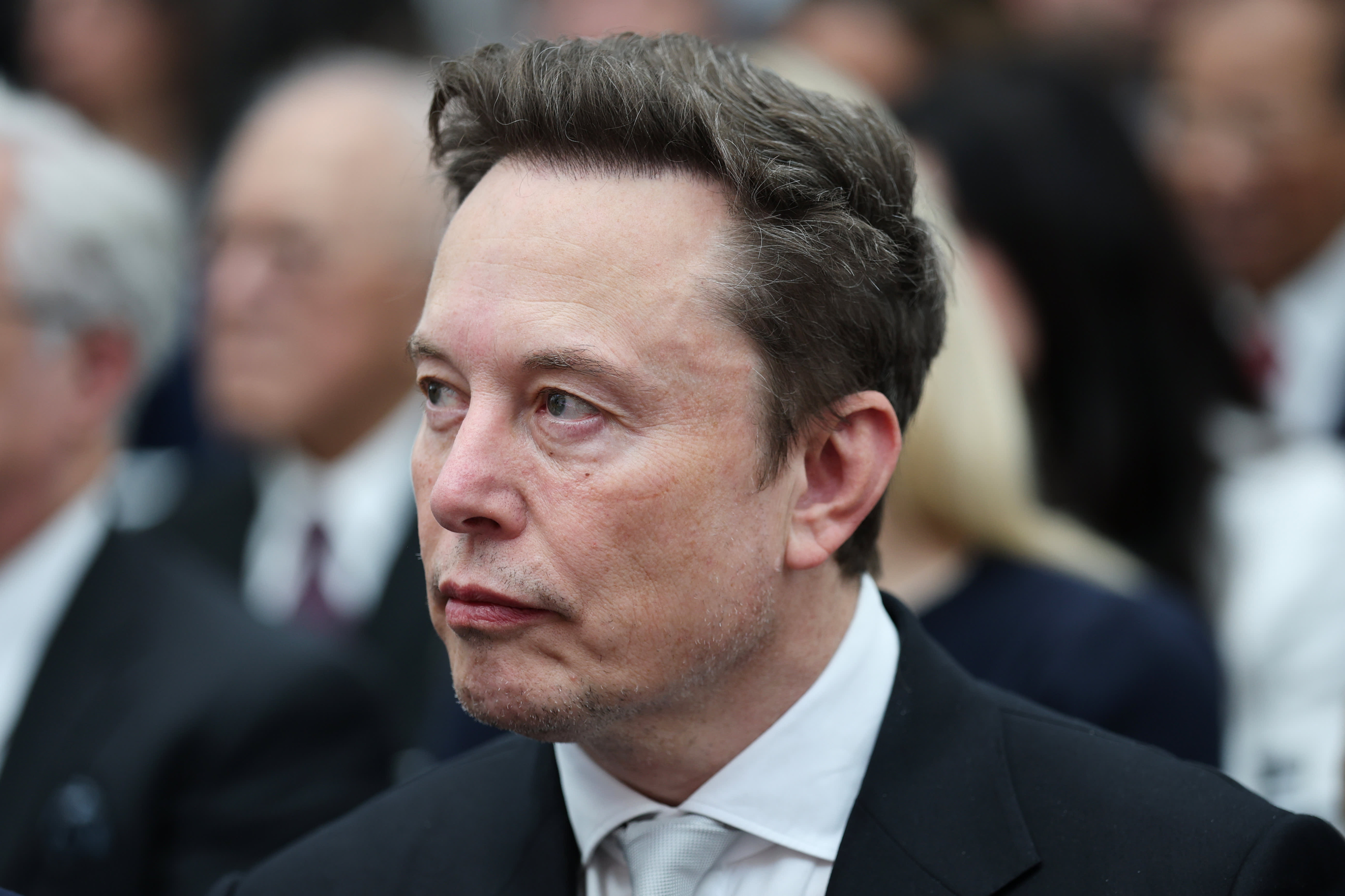 🌐 SpaceX asegura financiamiento de $40 mil millones para chips de IA, según Elon Musk