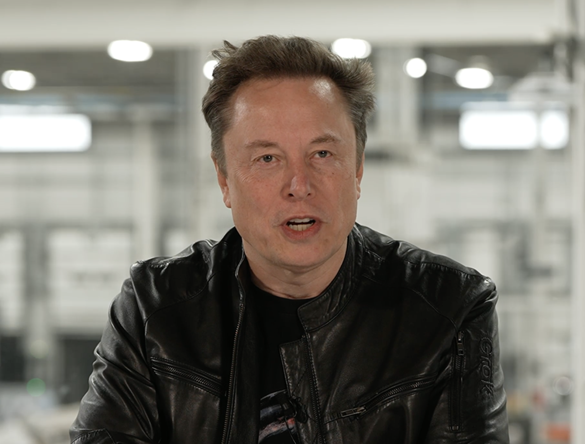 🌐 SpaceX asegura financiación de $40 mil millones para chips de IA con Apollo