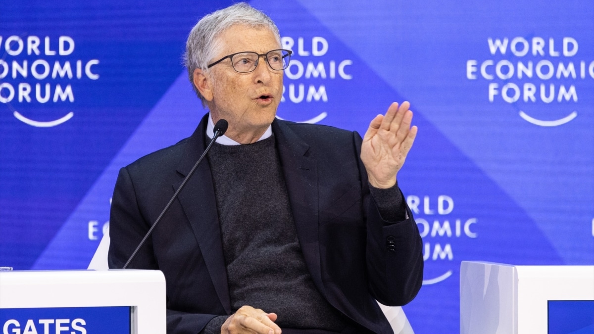 Bill Gates prevé 20 años de transición laboral por la inteligencia artificial